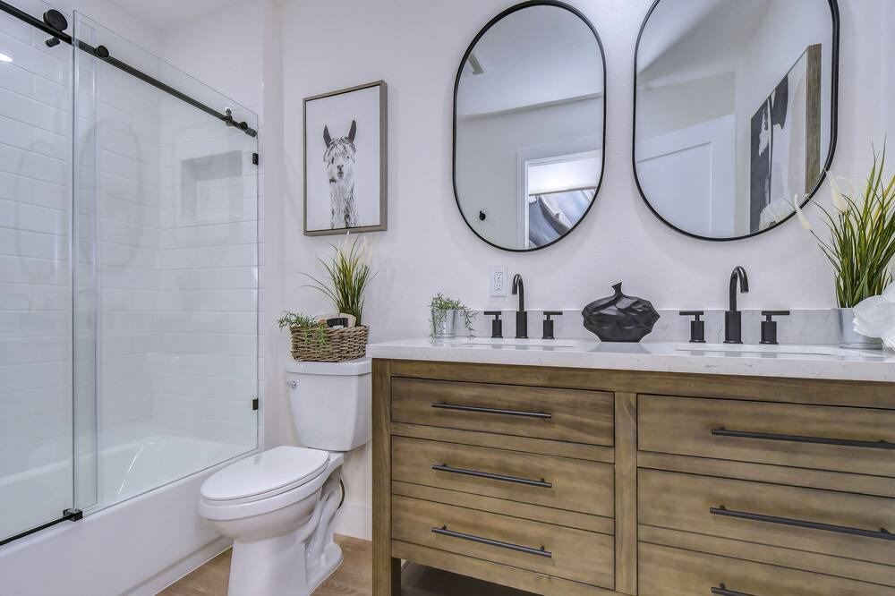 Photo of Bathroom in Saddlebrook