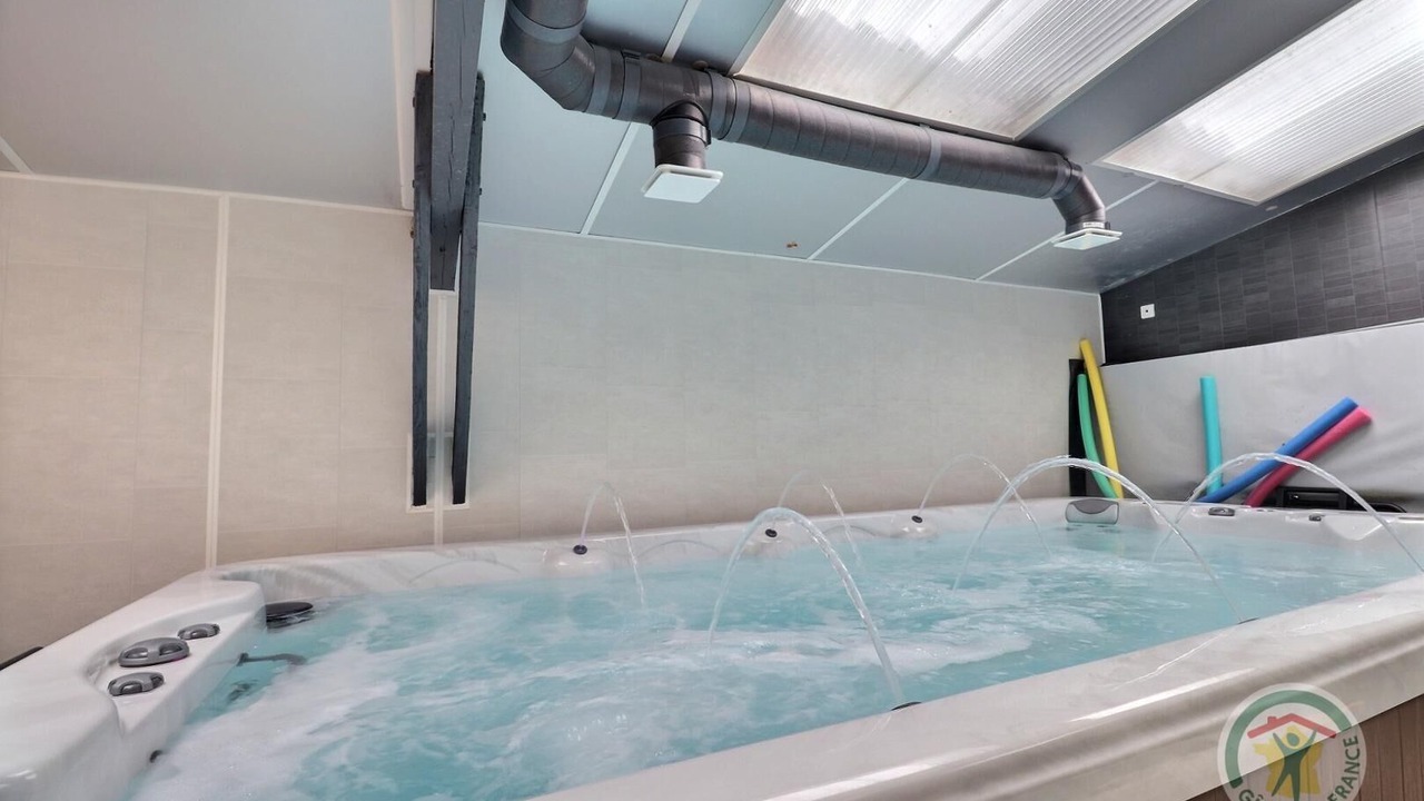 Photo of Others in Cogles