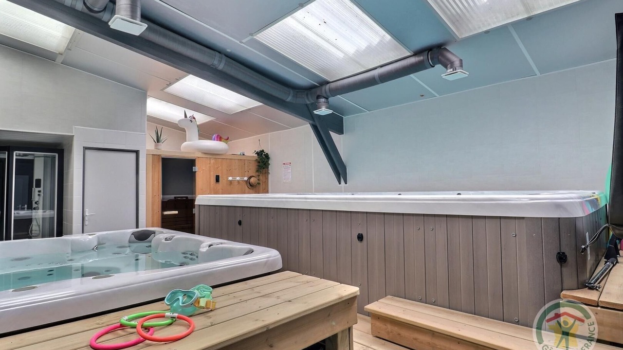 Photo of Others in Cogles