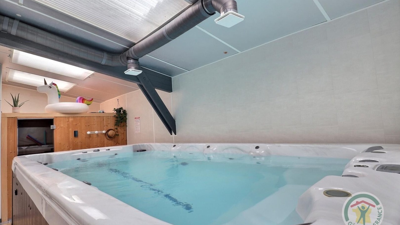 Photo of Others in Cogles