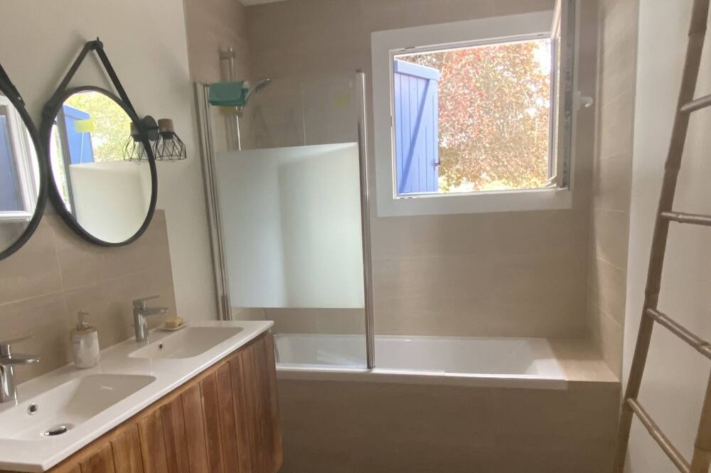 Photo of Bathroom in Corsept