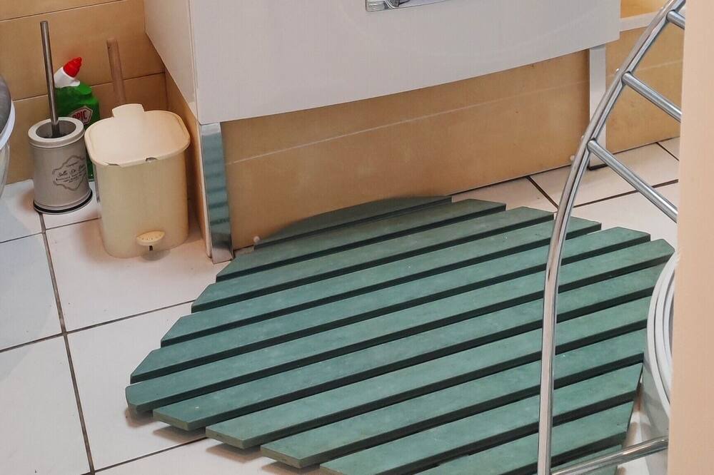 Photo of Bathroom in La Chapelle-Themer