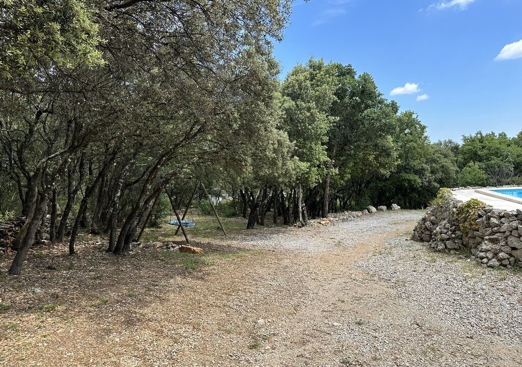 Photo of Outdoor in Saint-Martin-de-Londres