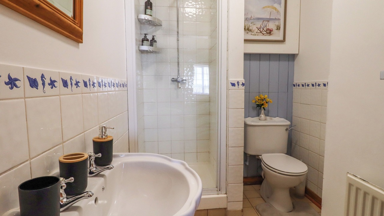 Photo of Others in Graveney