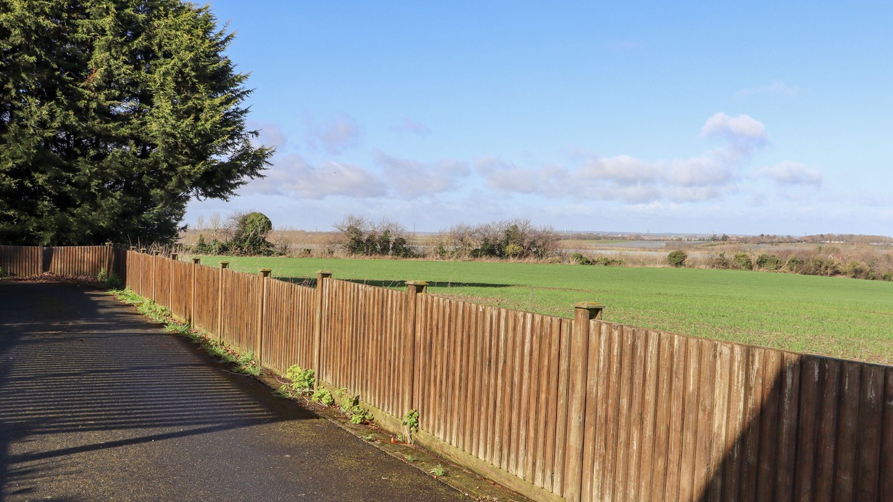 Photo of Others in Graveney