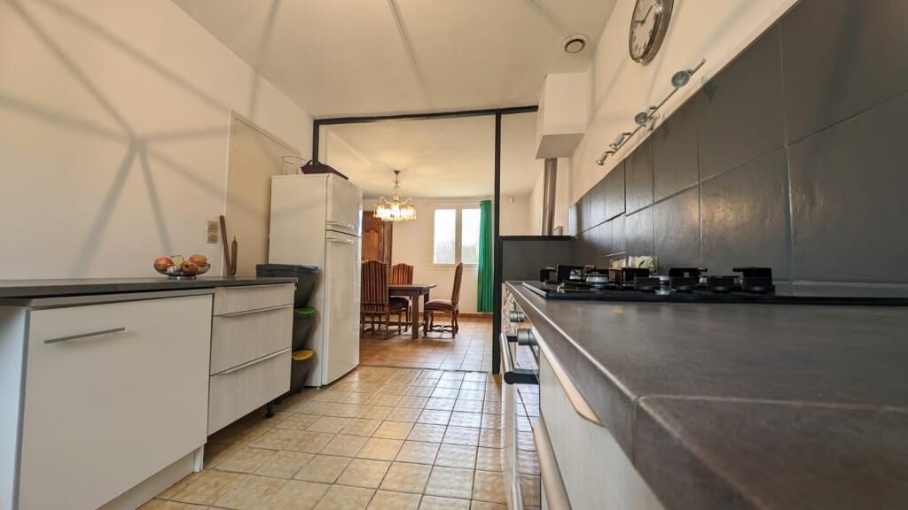 Photo of Kitchen in Saint-Hilaire-le-Chatel