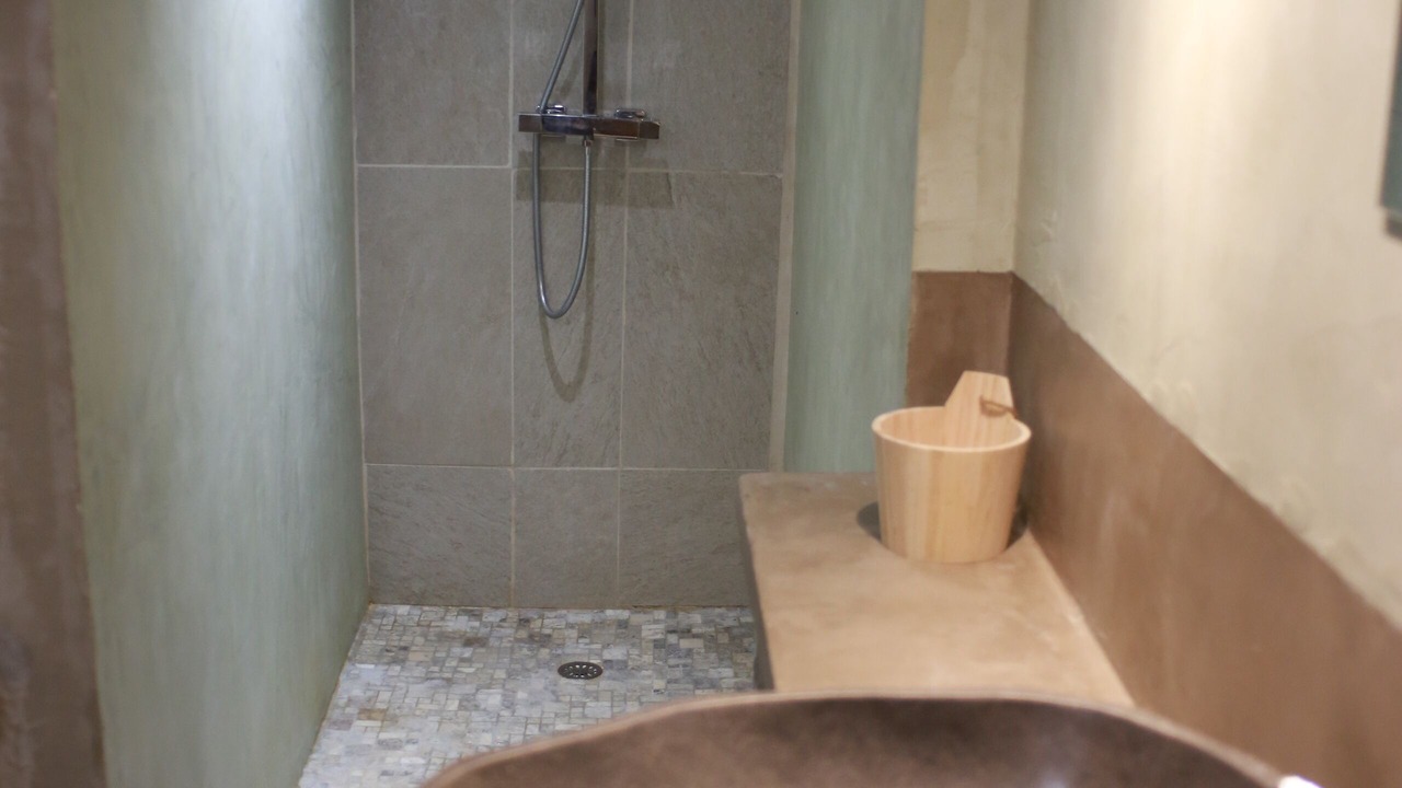 Photo of Others in Hotonnes