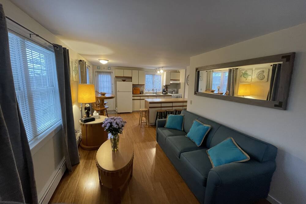 Photo of Livingroom in Northwest Harwich