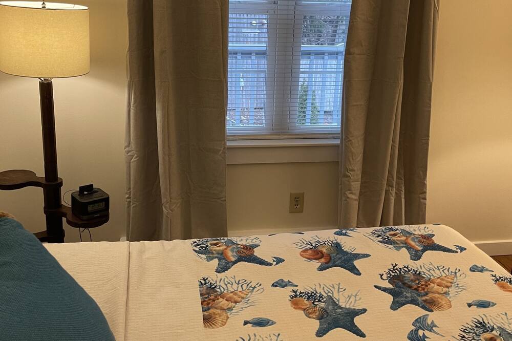 Photo of Bedroom in Northwest Harwich