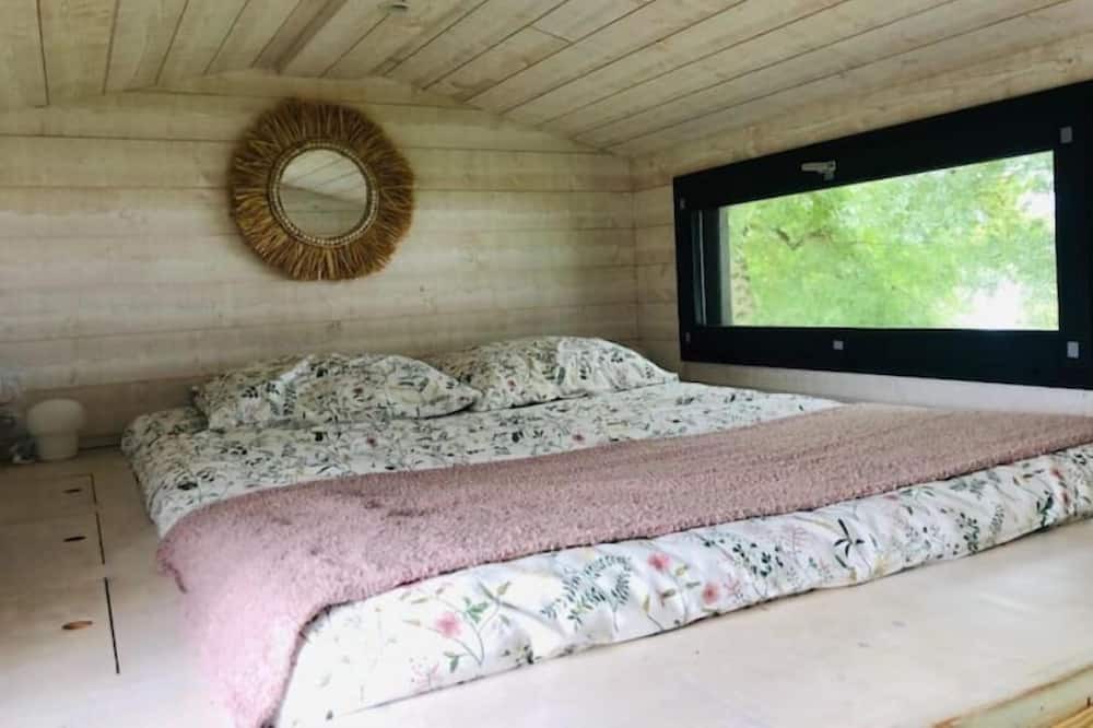 Photo of Bedroom in Saint-Loubes