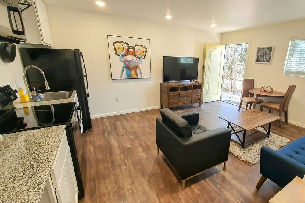 Photo of Livingroom in Mountainburg