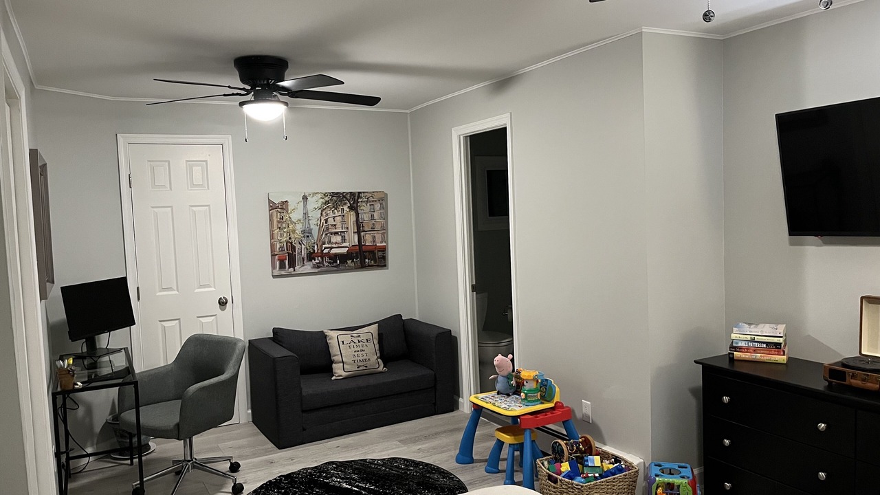 Photo of Others in Glasser