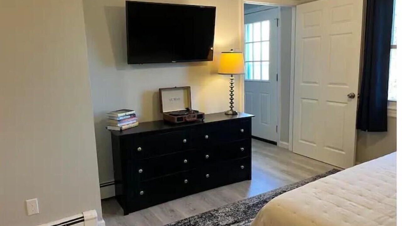 Photo of Others in Glasser