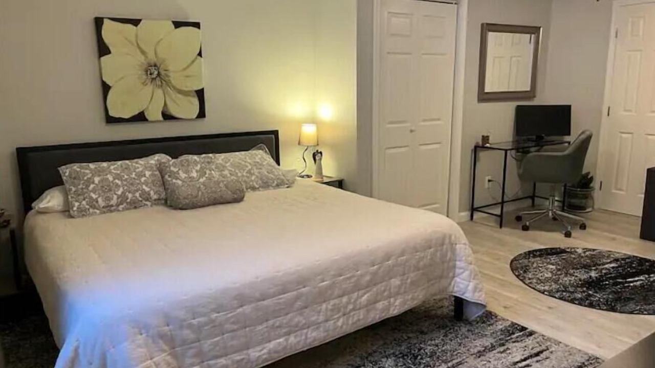 Photo of Bedroom in Glasser