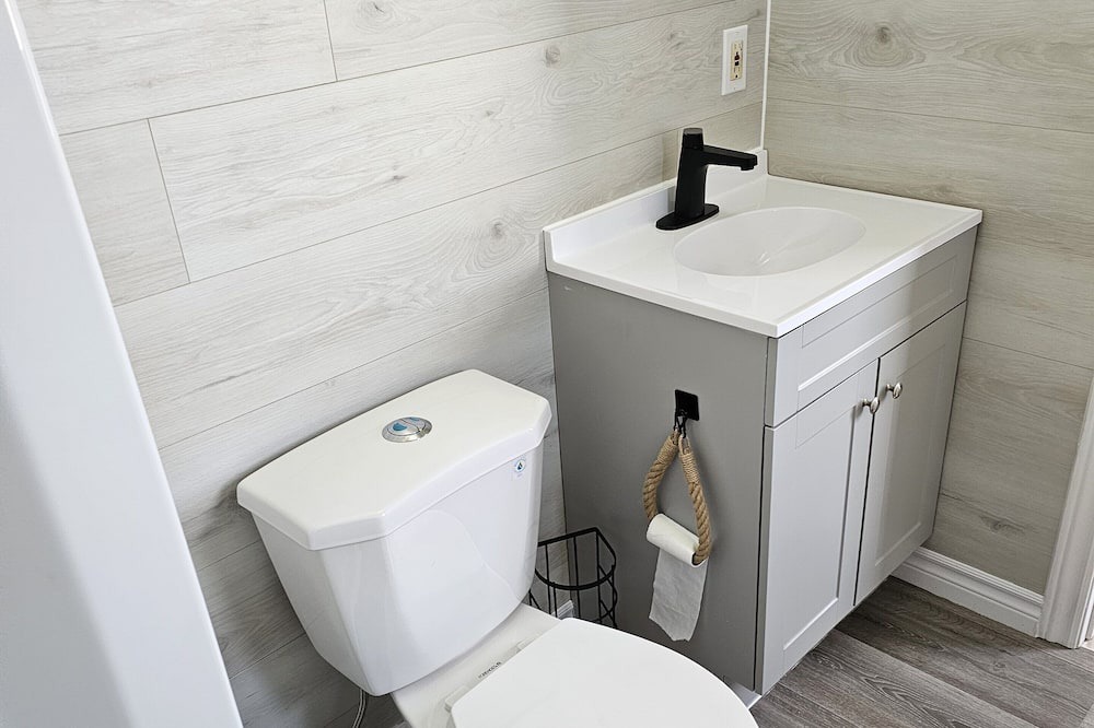 Photo of Bathroom in Cap-Bateau