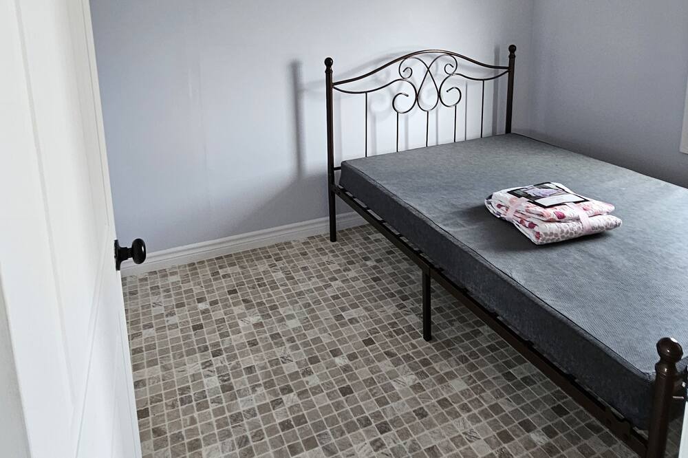 Photo of Bedroom in Cap-Bateau