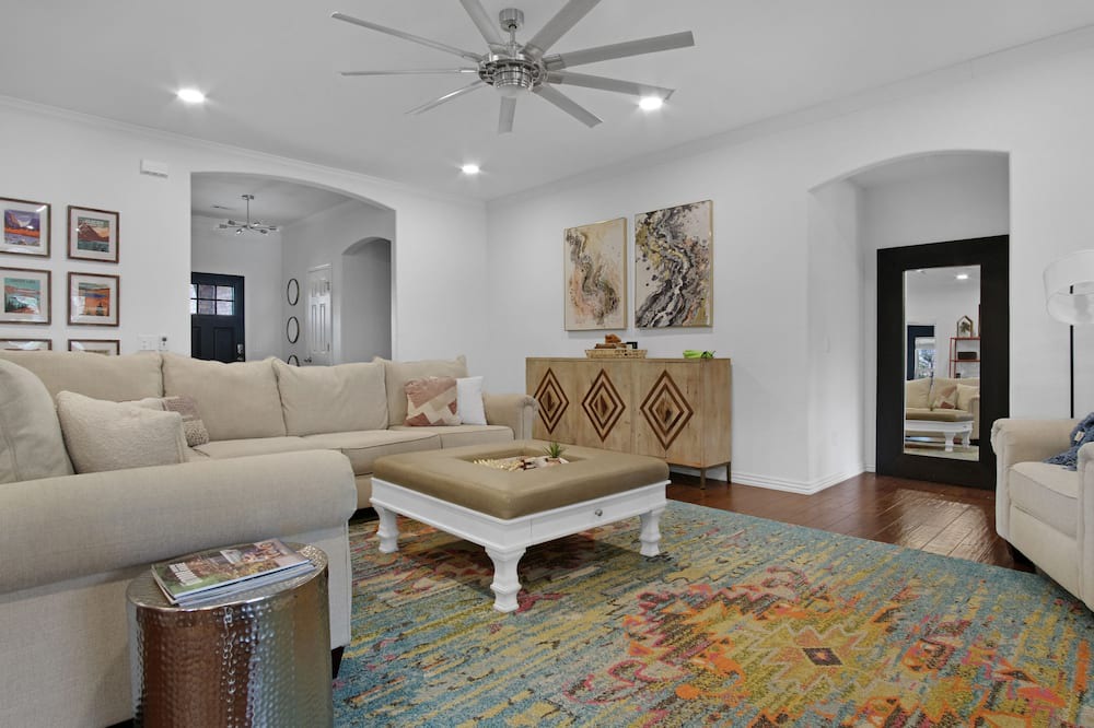 Photo of Livingroom in Lowell