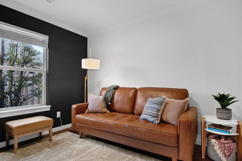 Photo of Livingroom in Lowell