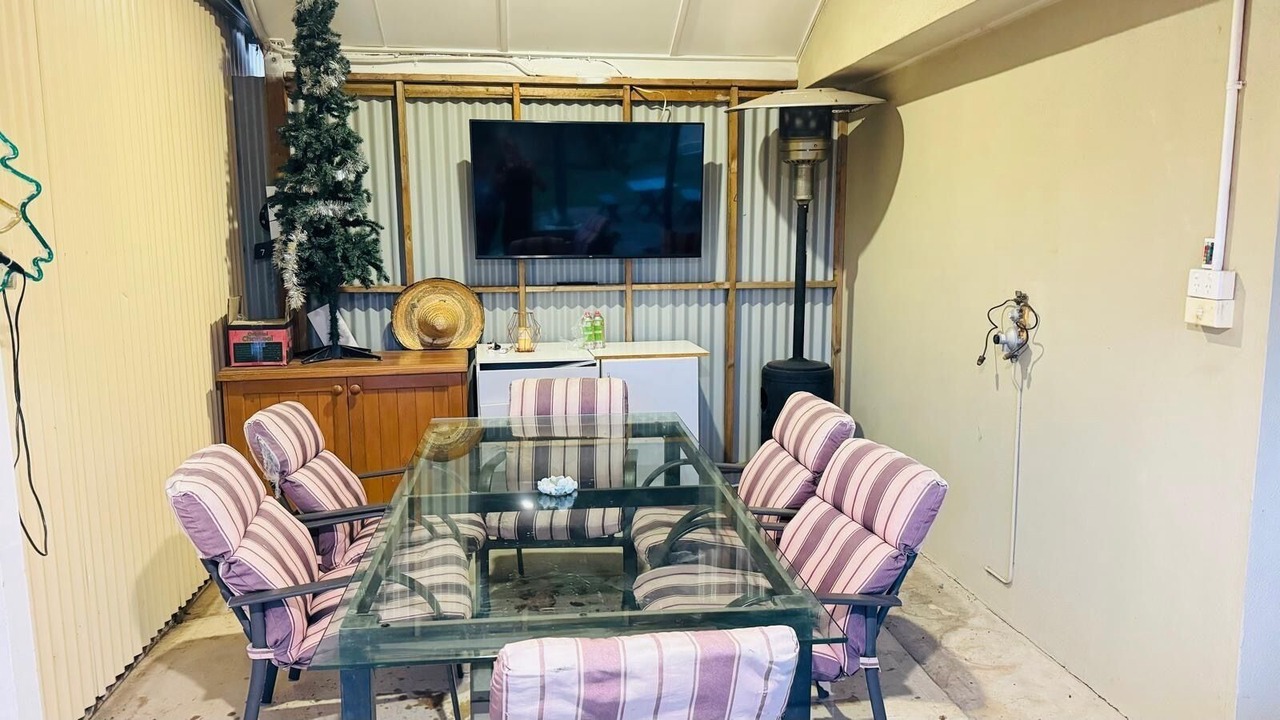 Photo of Others in Raglan