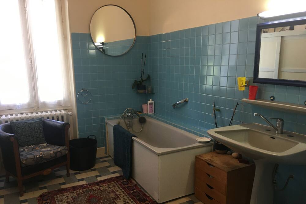 Photo of Bathroom in Crest