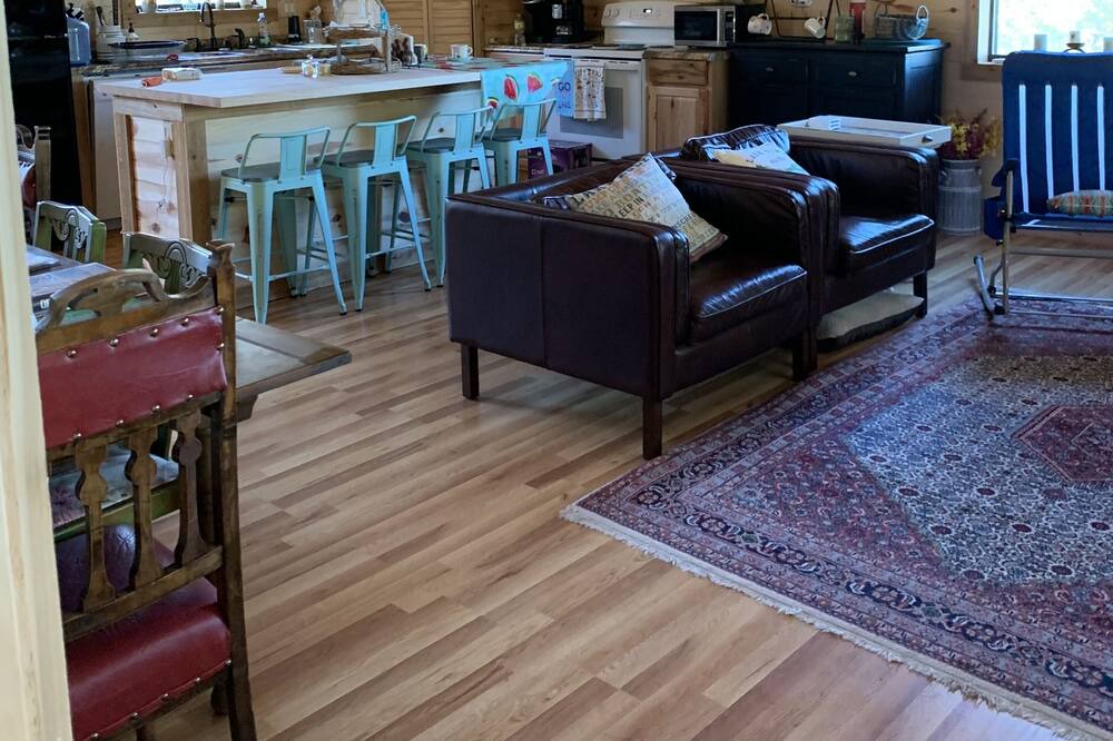 Photo of Livingroom in Edgewater Beach