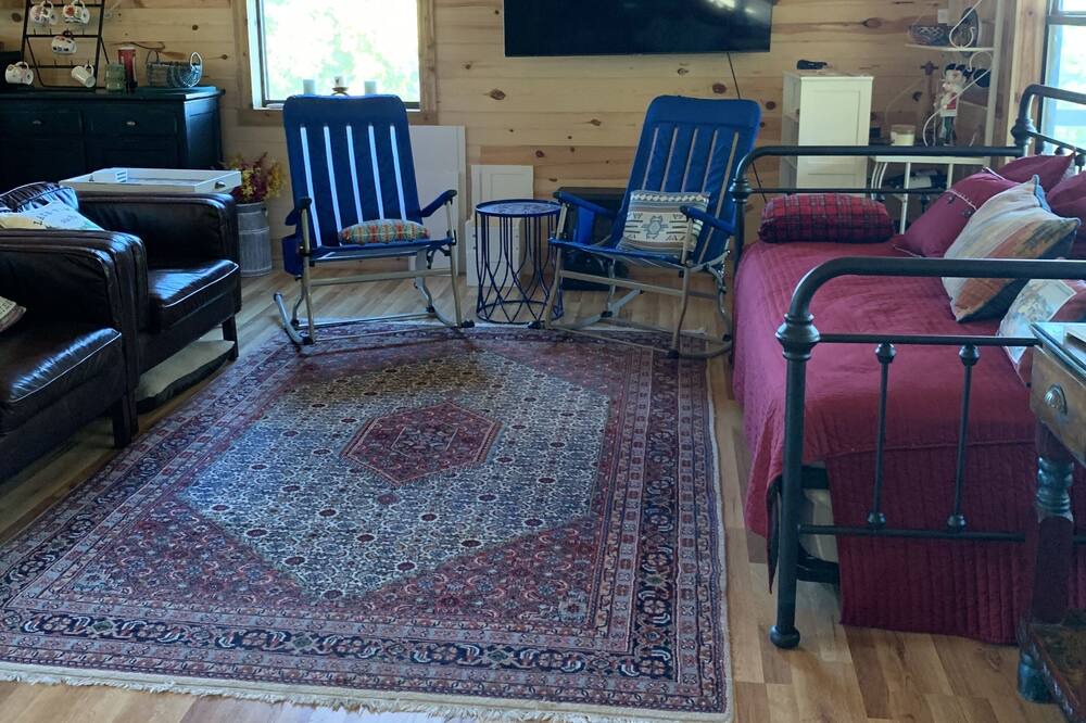 Photo of Livingroom in Edgewater Beach