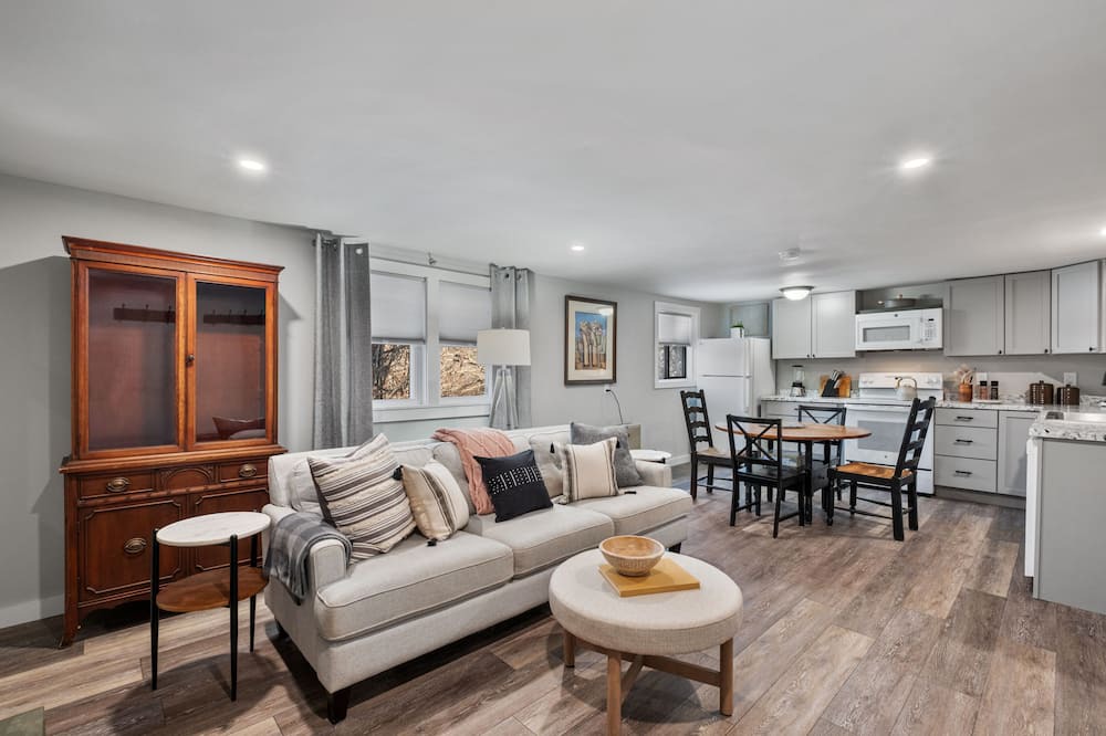 Photo of Livingroom in Bradford