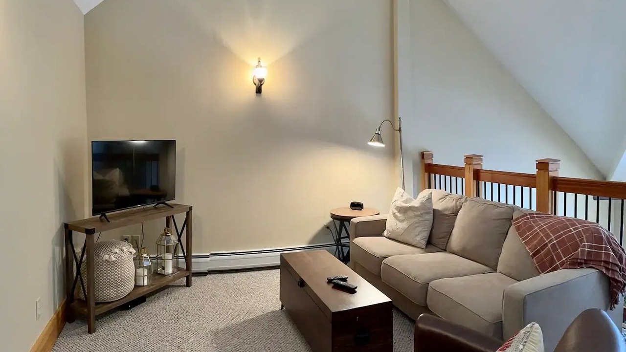 Photo of Livingroom in East Burke