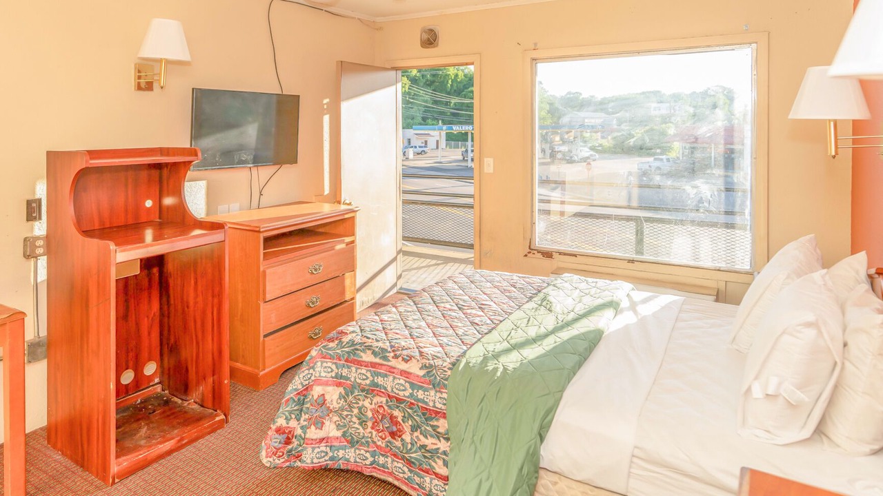 Photo of Bedroom in Okmulgee
