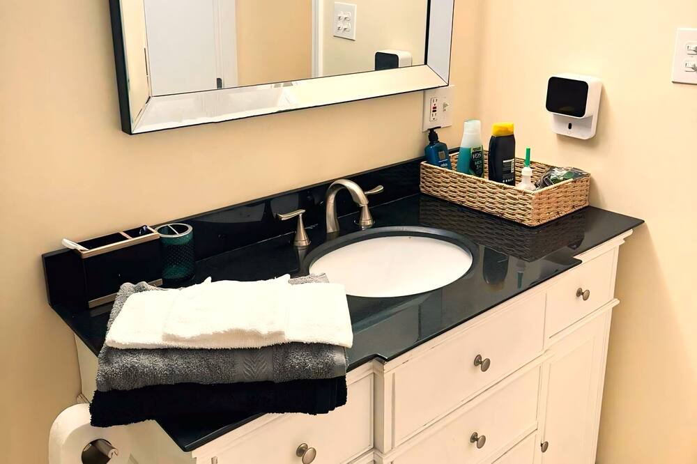 Photo of Bathroom in Roseland