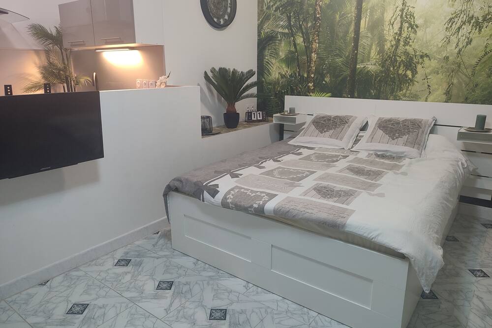 Photo of Bedroom in Miramas
