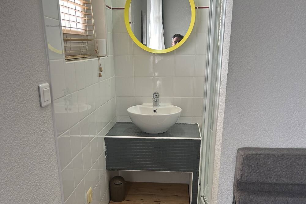 Photo of Bathroom in Luzenac