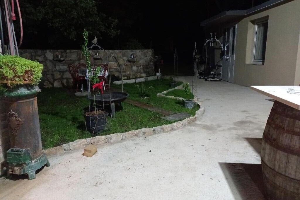 Photo of Patio Balcony in Jurdani