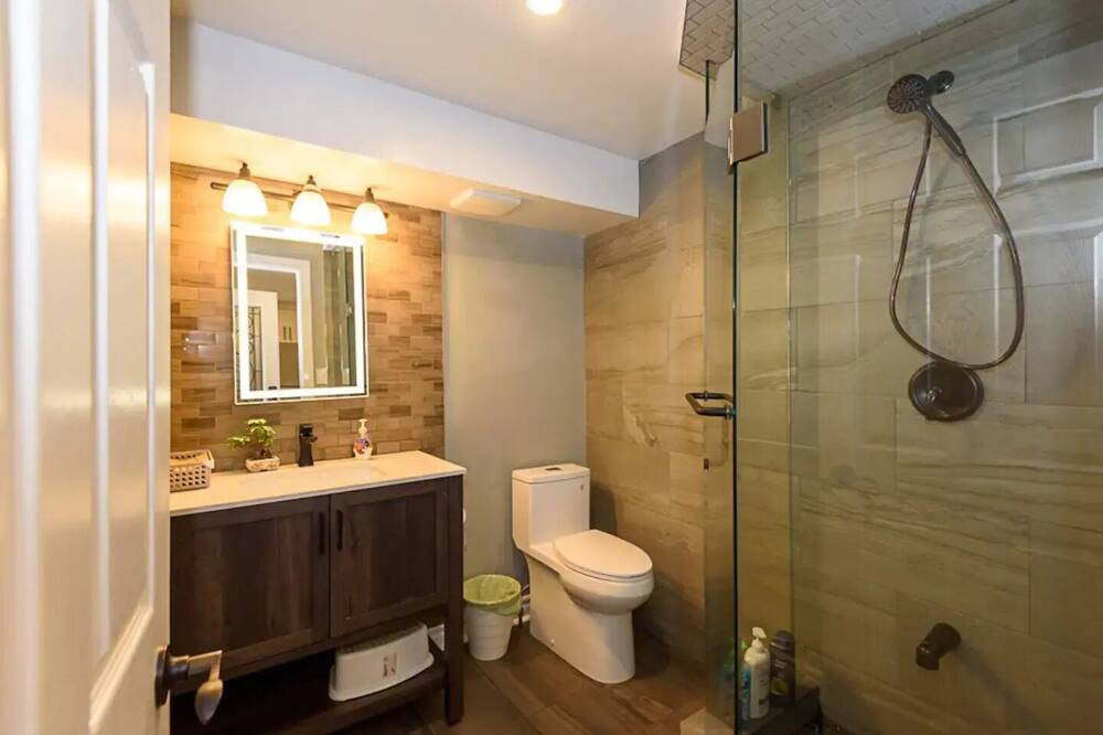 Photo of Bathroom in Lagoon City