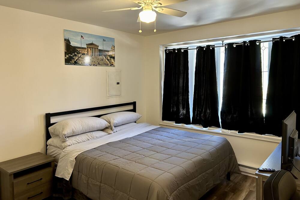 Photo of Bedroom in Manayunk
