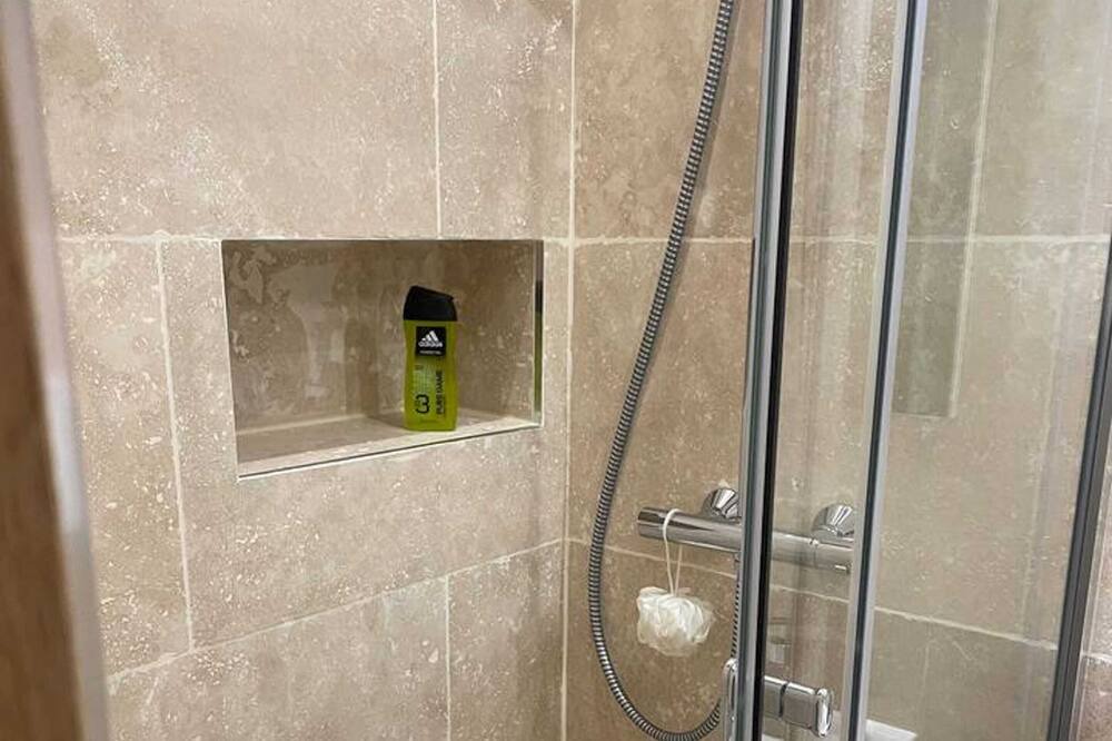Photo of Bathroom in Malakoff