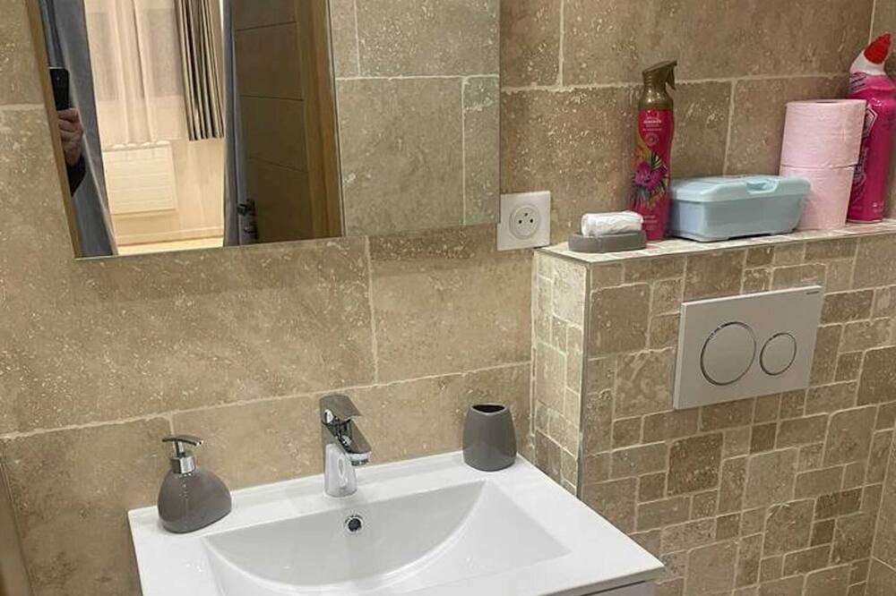 Photo of Bathroom in Malakoff
