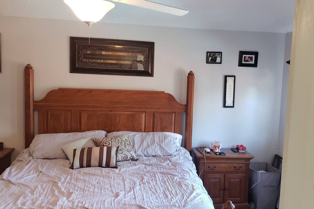 Photo of Bedroom in Pecan Grove