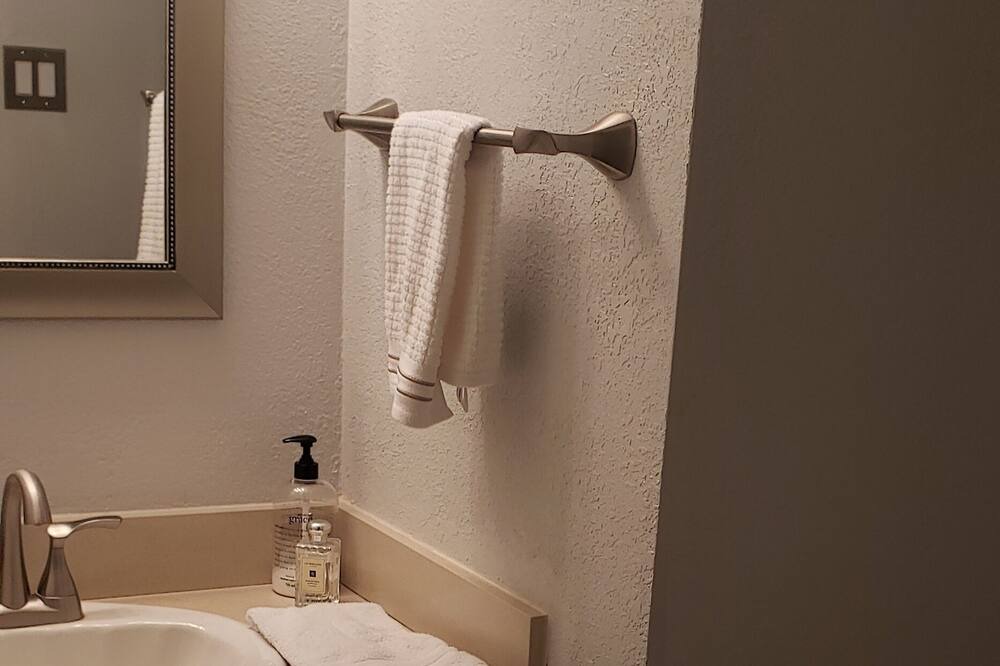 Photo of Bathroom in Pecan Grove