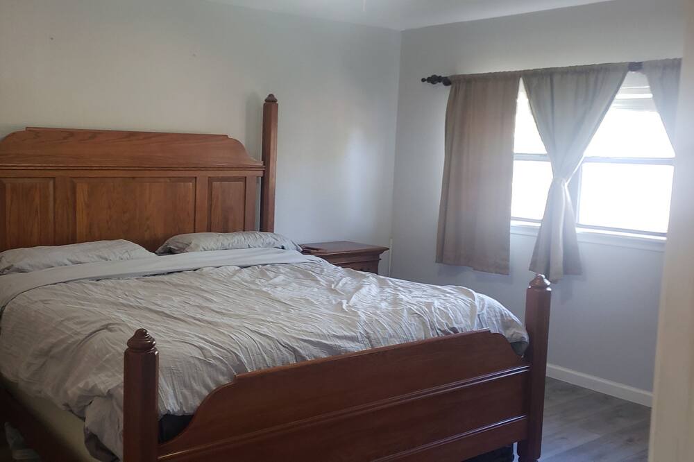 Photo of Bedroom in Pecan Grove