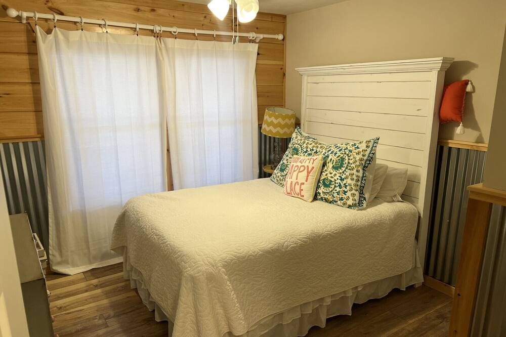 Photo of Bedroom in Van Buren