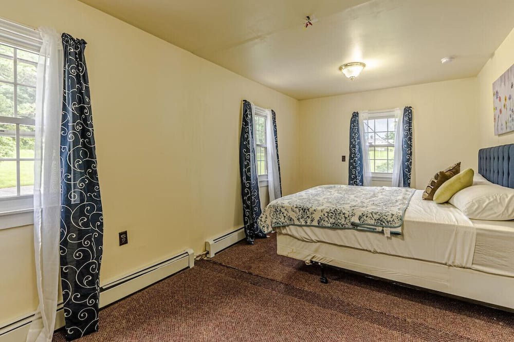 Photo of Bedroom in Waynesboro
