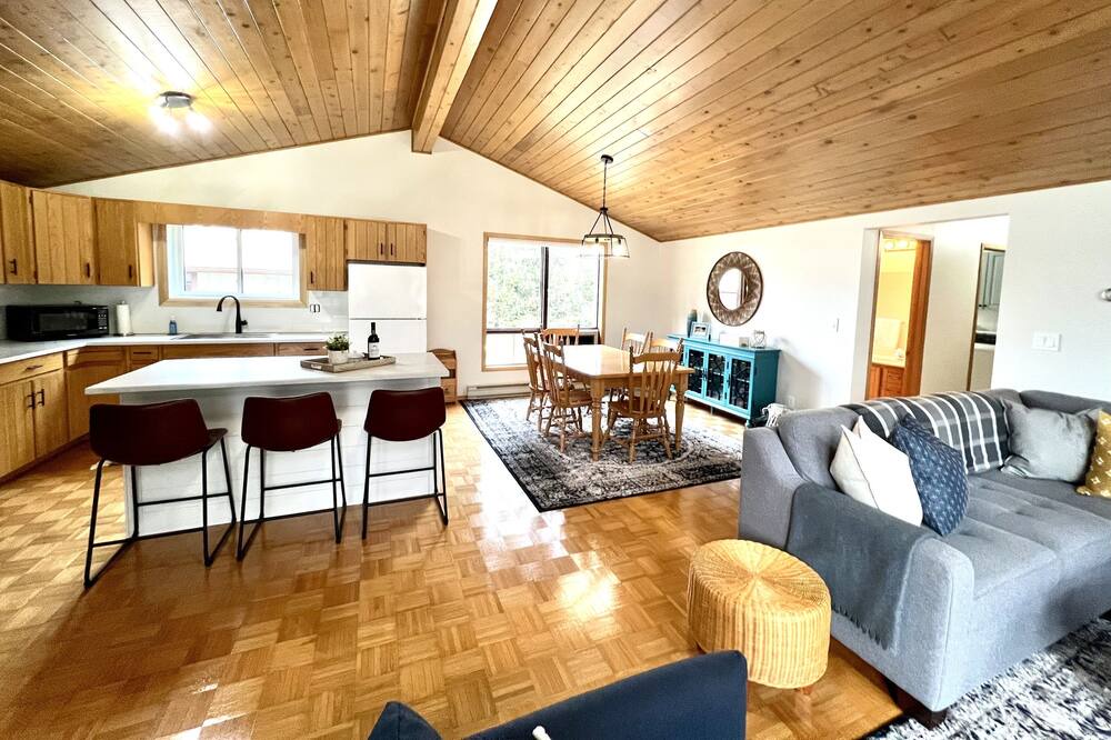 Photo of Livingroom in Lambton Shores