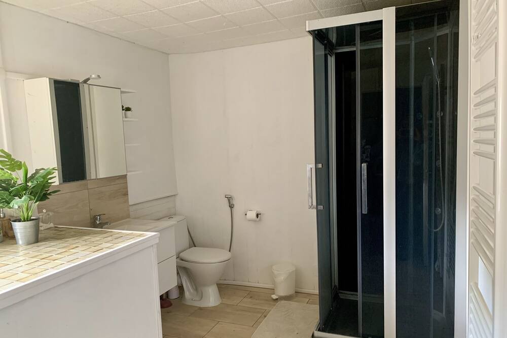 Photo of Bathroom in Orgueil