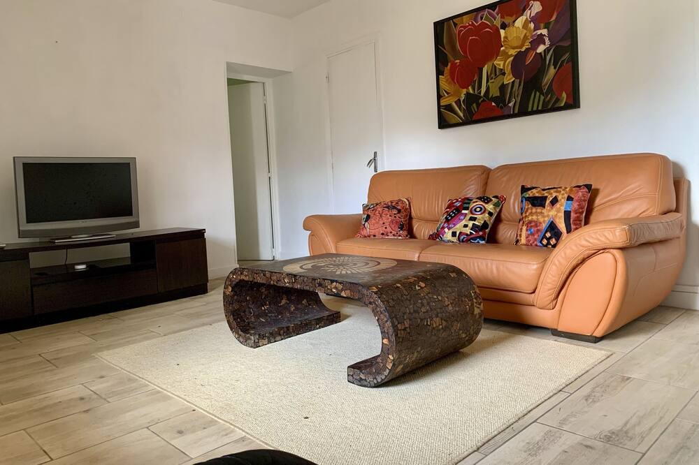 Photo of Livingroom in Orgueil