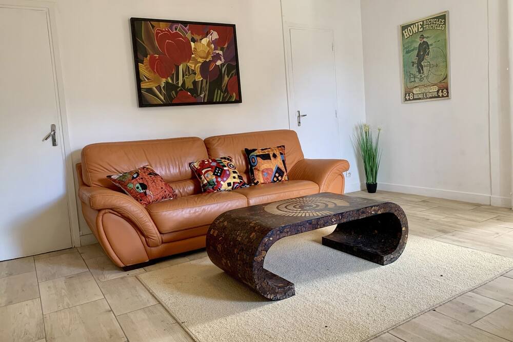 Photo of Livingroom in Orgueil