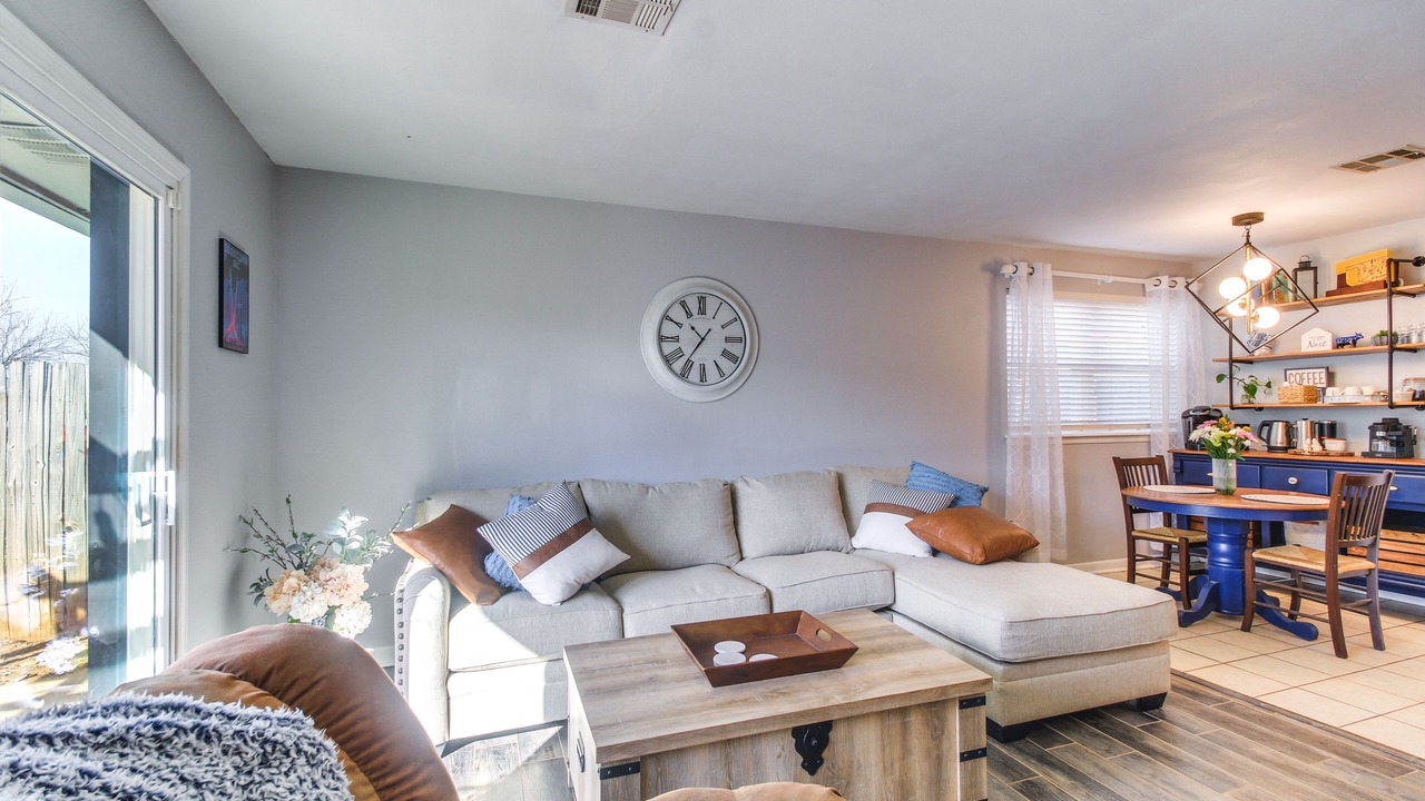 Photo of Livingroom in Moore