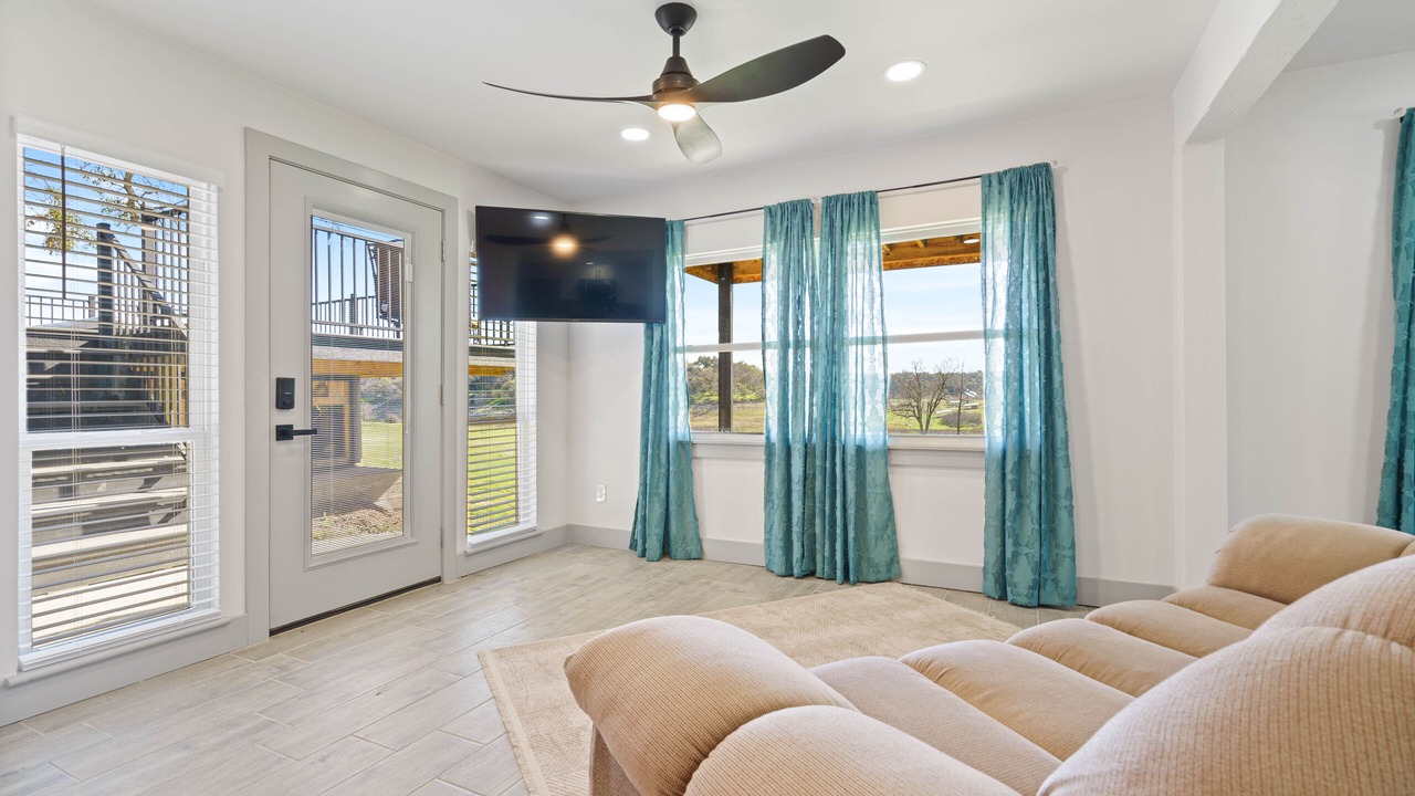 Photo of Livingroom in Pedernales Bend