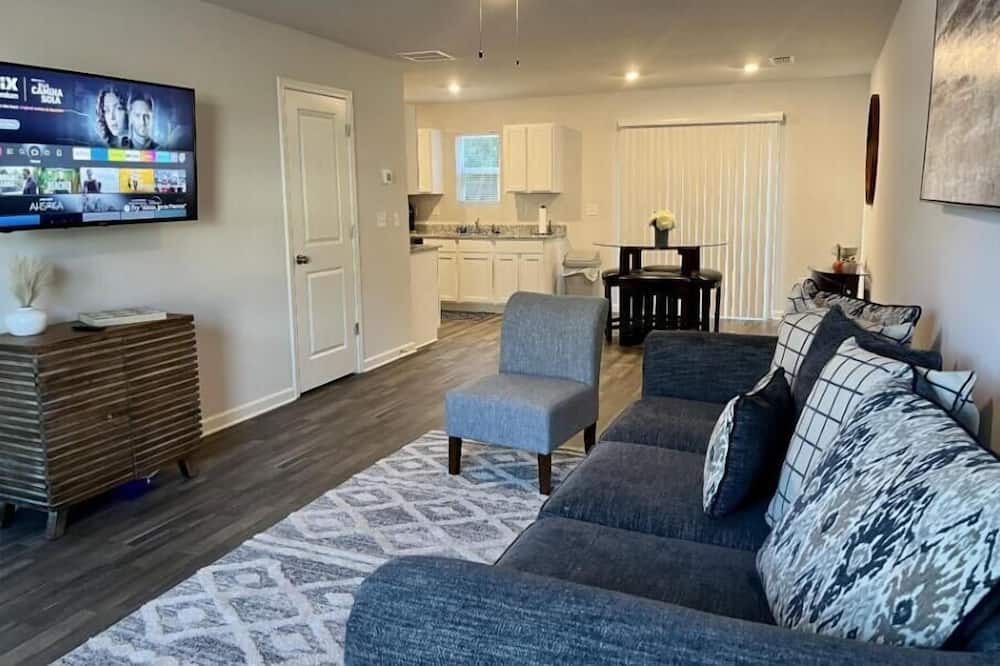 Photo of Livingroom in Macon