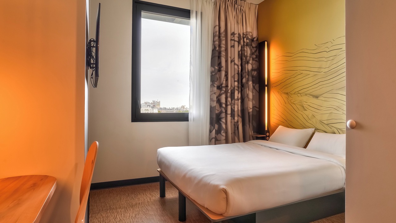 Photo of Bedroom in 14th Arrondissement